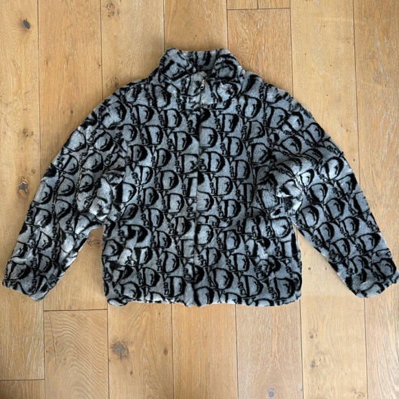 VanDior Faux Fur Jacket - Picture 1 of 12